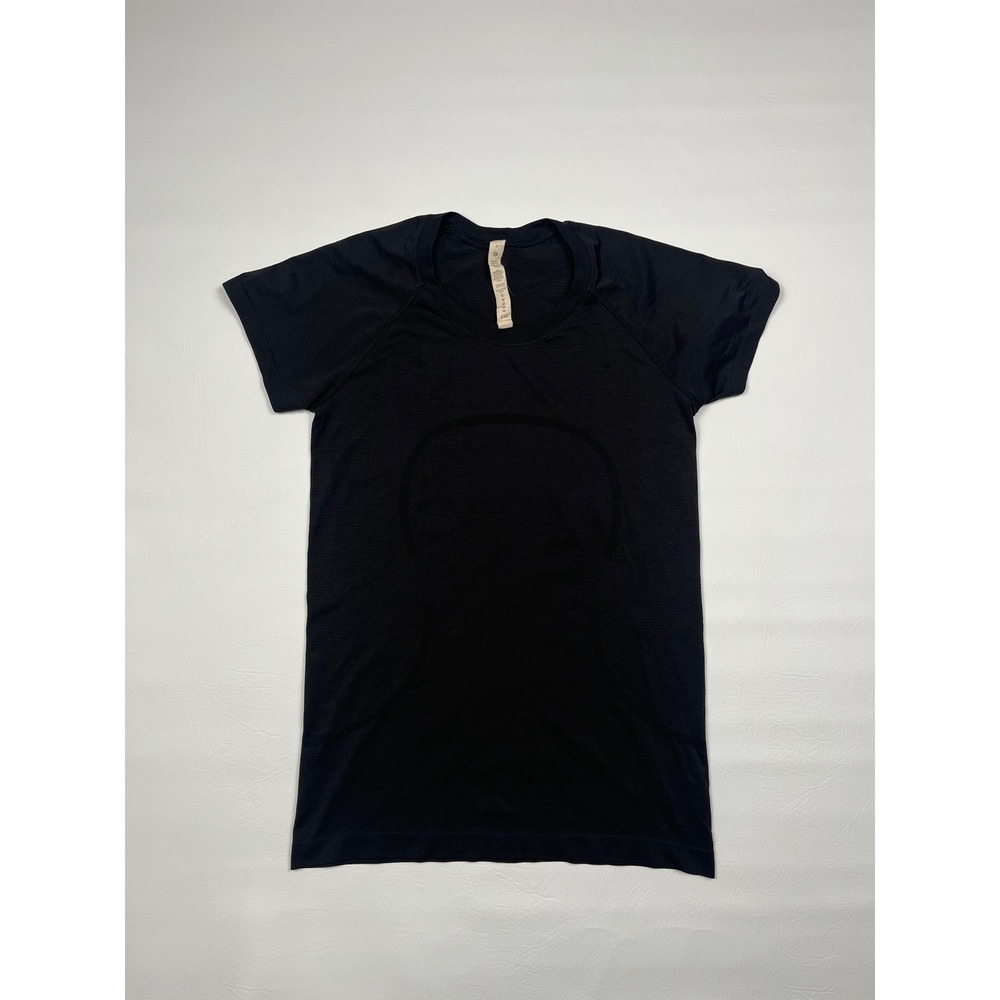 Lululemon Swiftly Tech 2.0 Shirt Women's 8 Black Short Sleeve Athletic Running